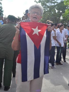 banderas cubanas y del 26 de julio acompañaron el trayecto